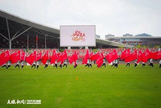 退休后的考古队长郑文初被绑架至东南亚某第三国度进行暗盘古玩买卖的真伪判定。郑文初出逃后结合武装保镳公司追缴了流掉的国宝金印，而且禁止了黑权势盗掘皇陵的打算